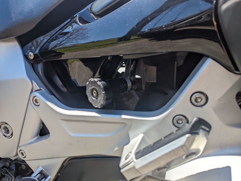 File:Honda ST1300 rear suspension preload adjuster.jpg